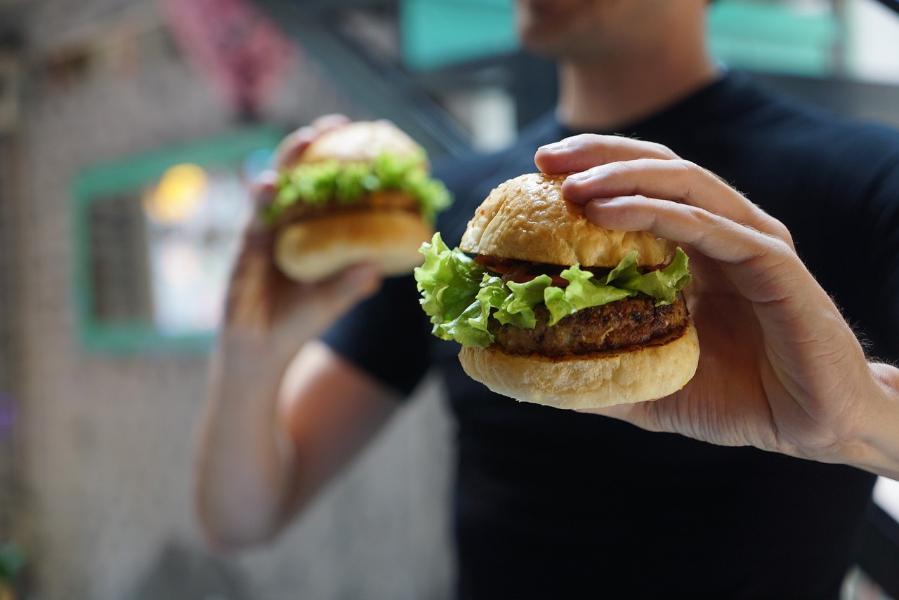 最新狗零食趨勢(shì)，種類多樣性與健康考量全解析